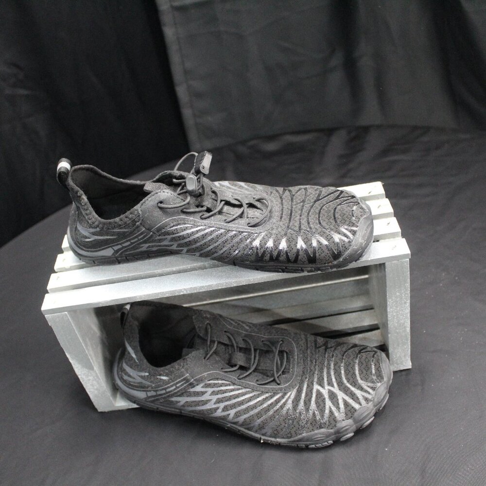 Stylish Black Athletic Shoes for Women